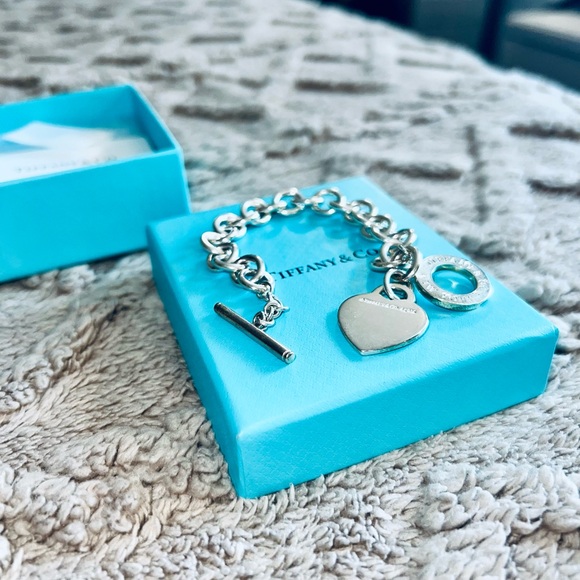Tiffany & Co. Silver Heart Charm Bracelet with Blue Packaging - Picture 2 of 3